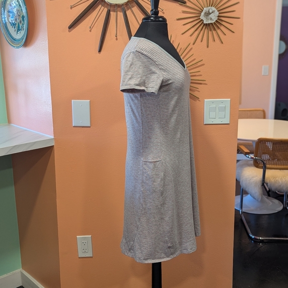 Toad&Co Short Sleeve Marley Dress Medium Gray & Pink Stripe Organic Cotton - Picture 8 of 15